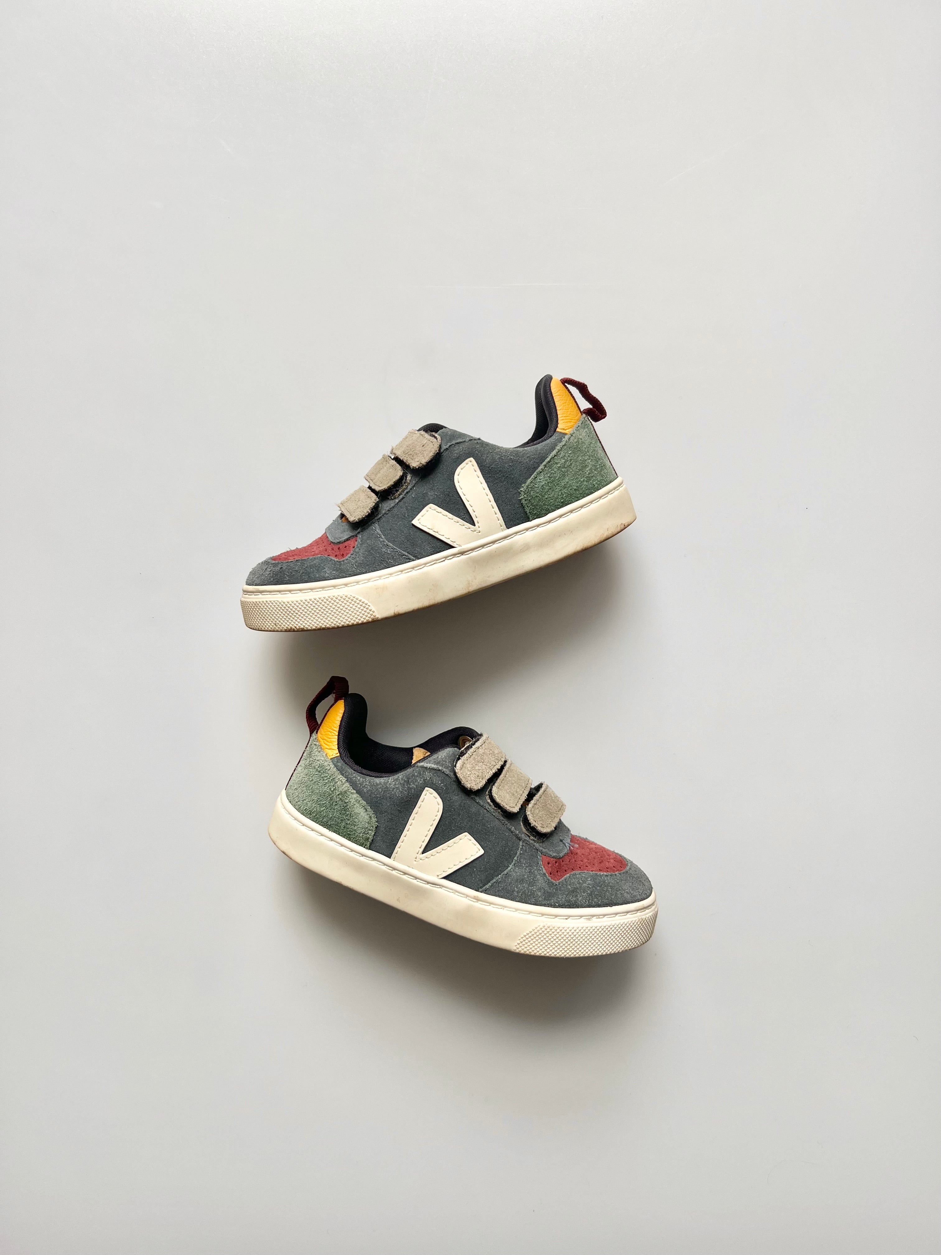 Veja Suede Shoes UK 11.5